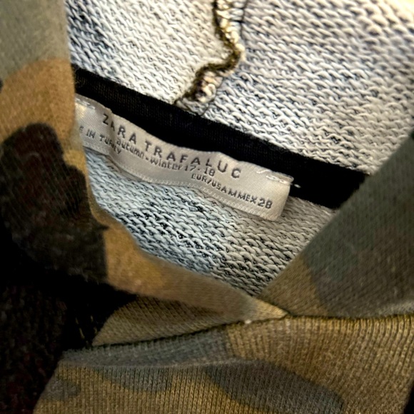 Zara Camo Sweatshirt with arm detail - Picture 3 of 3